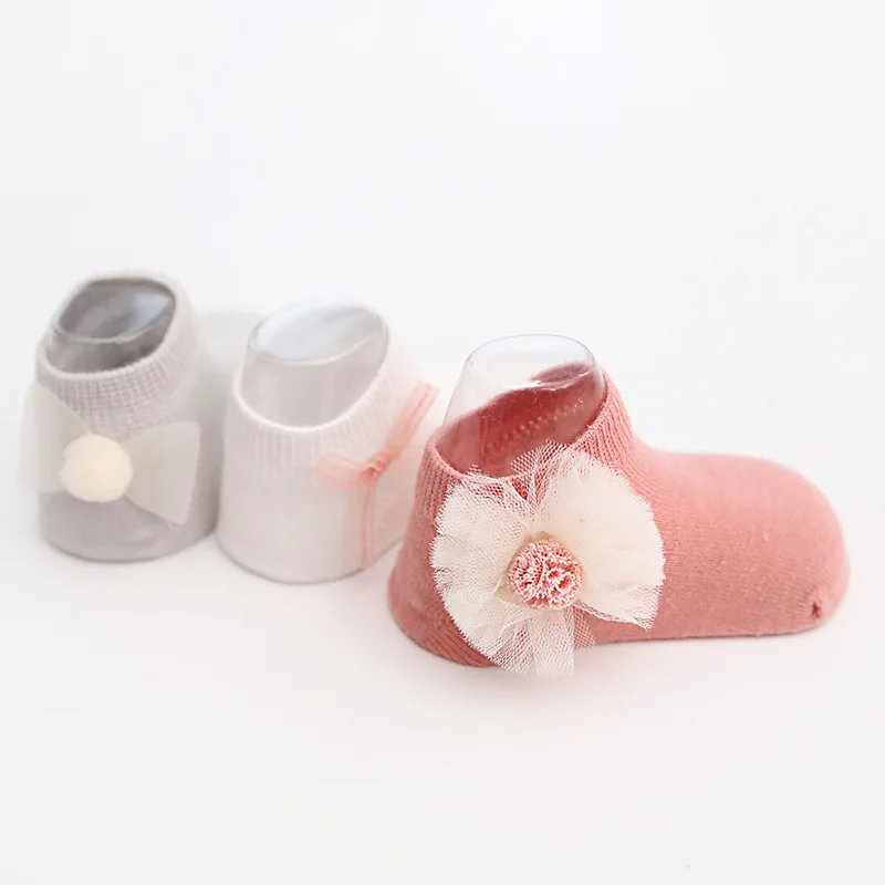 3 пары, новинка года, детские носки с объемными цветами, хлопковые милые Нескользящие короткие носки для новорожденных, MM92
