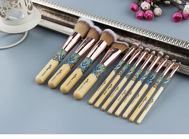 makeup brushes (1)