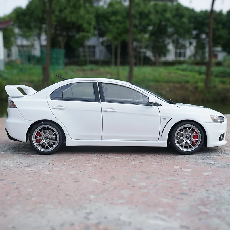 Новинка 1/18 Mitsubishi Lancer EVO X 10 EVO-X левый и правый руль литой металлический автомобиль модель игрушка для мальчика Белый Красный Синий