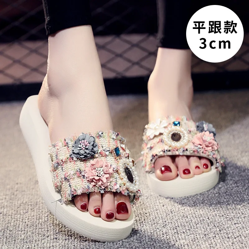 One-word flip-flops summer muffin thick-soled anti-skid tour new beach rising slope beach slippers luxury shoes women designers