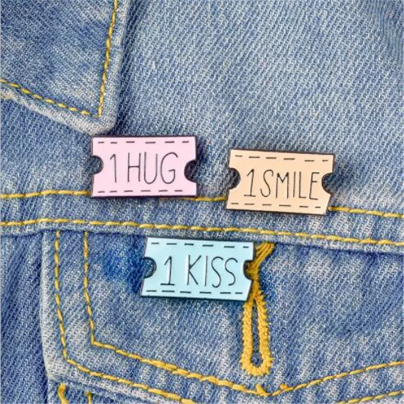 WKOUD 3 Pin Badges 1 Hug Smile Kiss Brooches for Women Cute Letter Enamel Denim Jackets Collar Badge Gifts Lover GF | Украшения и