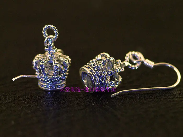 

Justin New 925 sterling silver Zircon crown meticulous Thai silver earrings one pair