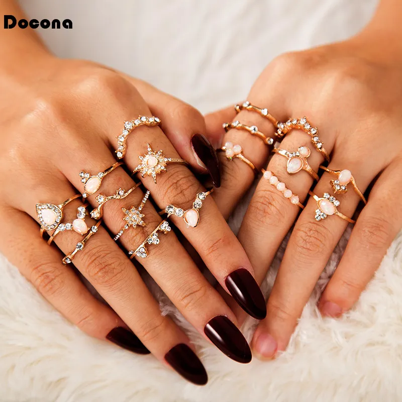 

Docona Luxurious New Arrival Gold Color Finger Rings Sets Clear Crystal Stone Water Drop Geometric Shape Jewelry For Women 7021