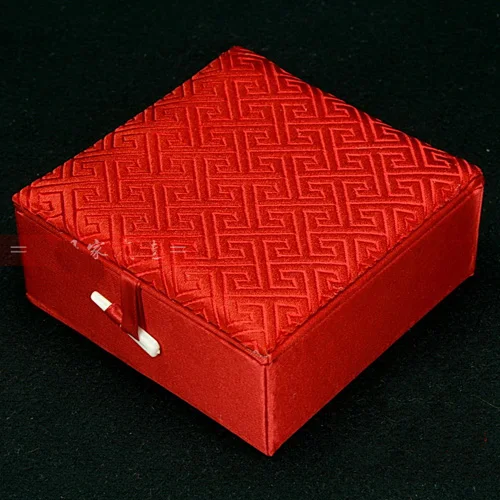 

Palindrome Silk Brocade Fabric Gift Box for Bracelet Case Jewelry Display High End Cotton Filled Cardboard Boxes for Packaging