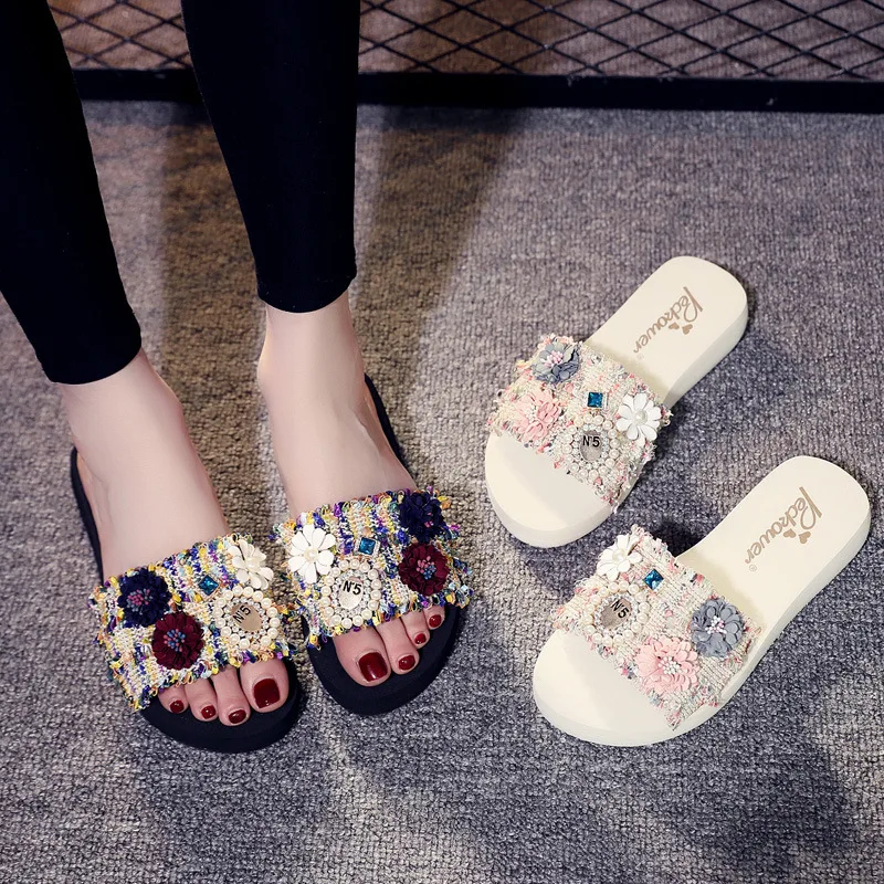 One-word flip-flops summer muffin thick-soled anti-skid tour new beach rising slope beach slippers luxury shoes women designers