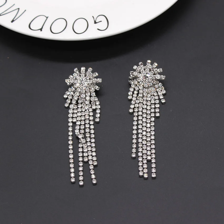 

2018 Personalized wild tassel earrings Vintage full natural crystal ear clip earrings new temperament Metal earrings 602