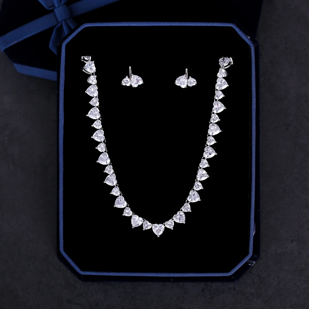Ясно Дизайн с сердечком кубический циркониевая подвеска Для женщин модные свадебные комплект ювелирных изделий Циркон Цепочки и ожерелья ... Ясно Дизайн с сердечком кубический циркониевая подвеска Для женщин модные свадебные комплект ювелирных изделий Циркон Цепочки и ожерелья ...