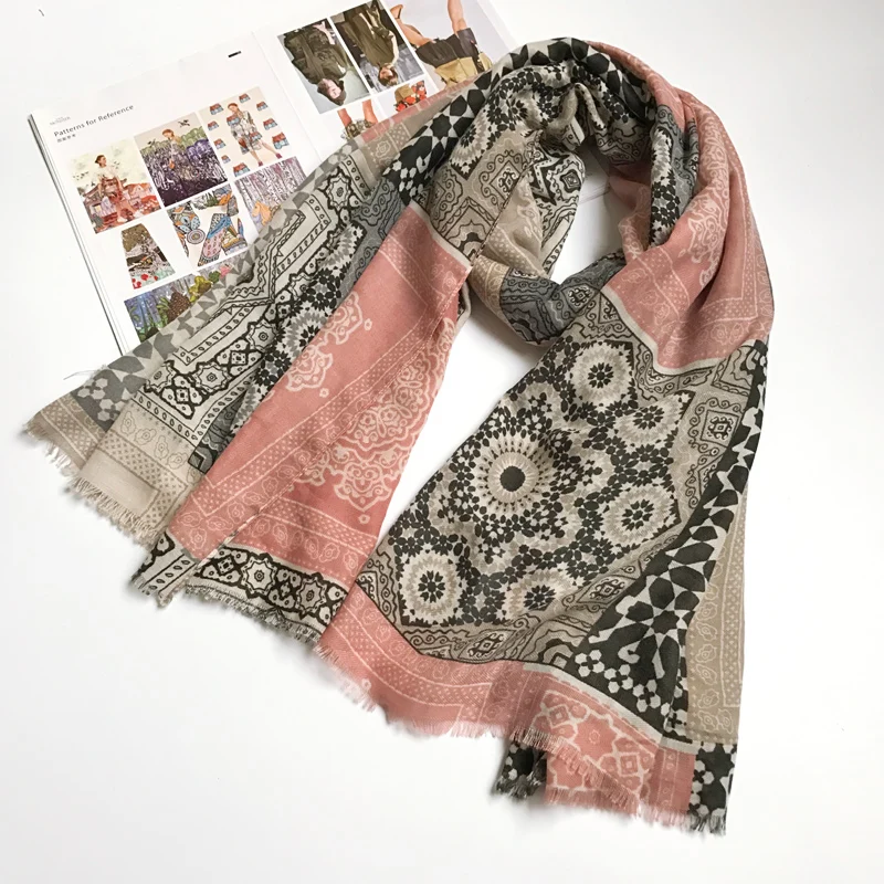 Ethnic Scarves for Women Cotton Hijab Totem Warm Lady Scarf Brand New
