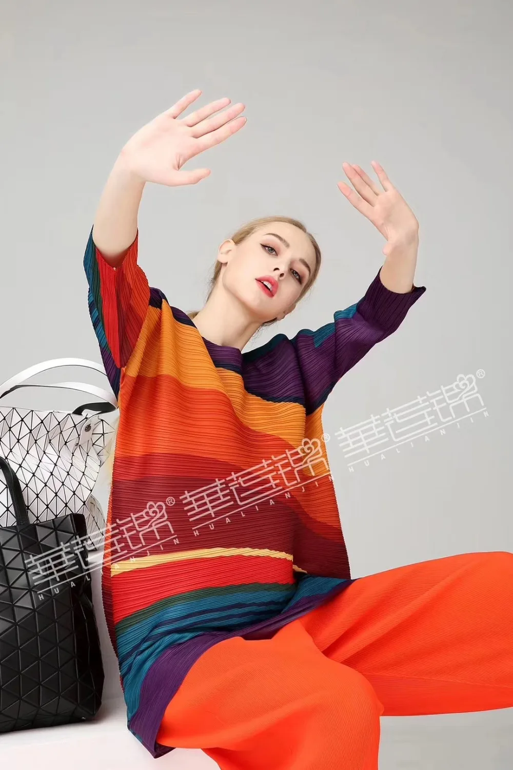 Miyake складки мода три четверти o-образным вырезом печати офис леди футболка