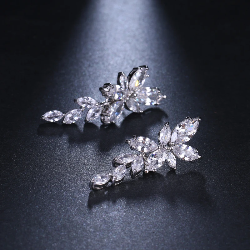 2018 Fashion Leaf Zircon Drop Earrings for Women White Gold Color Crystal Wedding Earrings Bridal Jewelry Gift brinco