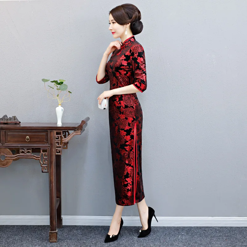 Осень Длинные Cheongsam мать загружен банкет печати Cheongsam золото бархат семь точка рукав платье чонсам