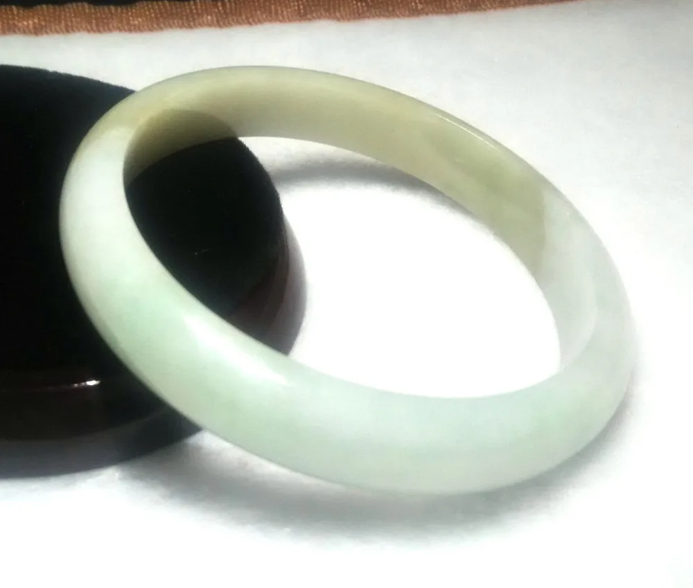 

002014 China's beautiful natural jadeite jade bangle bracelet