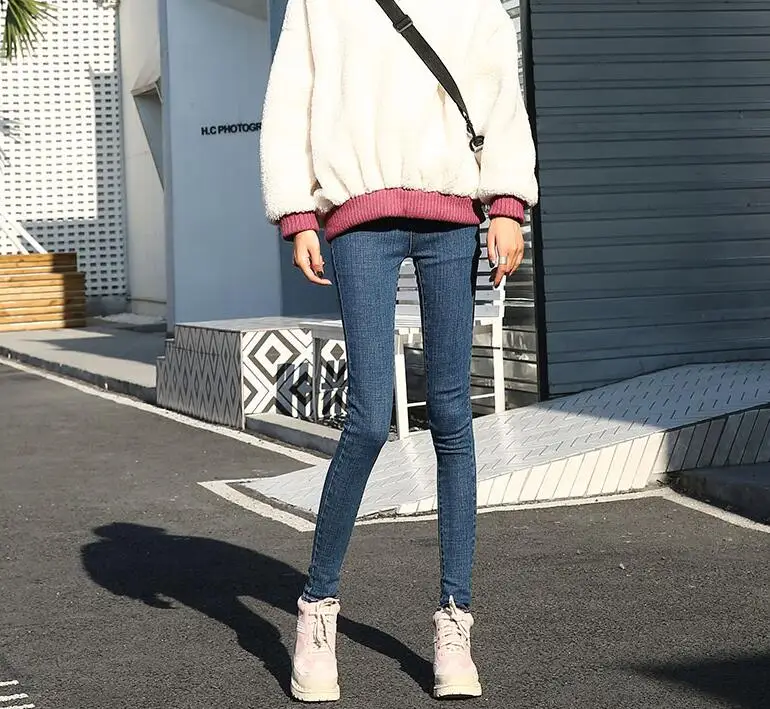 

Black and Pink Sh,Women's Jeans