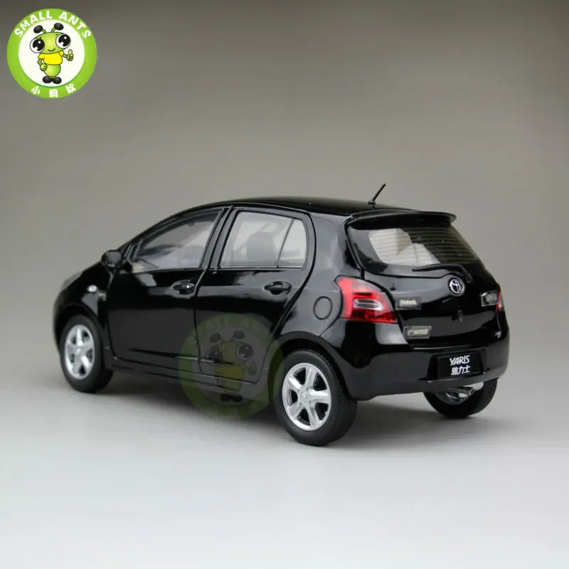 1:18 Yaris 2008 литая под давлением модель автомобиля черного цвета