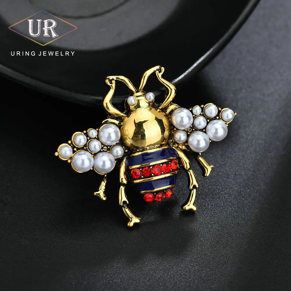 

Solid Beetle Brooches For Women Gold-Color Different Size Of The Pearl Wing And Red Crystal Striped Body For Party Jewelry KB078