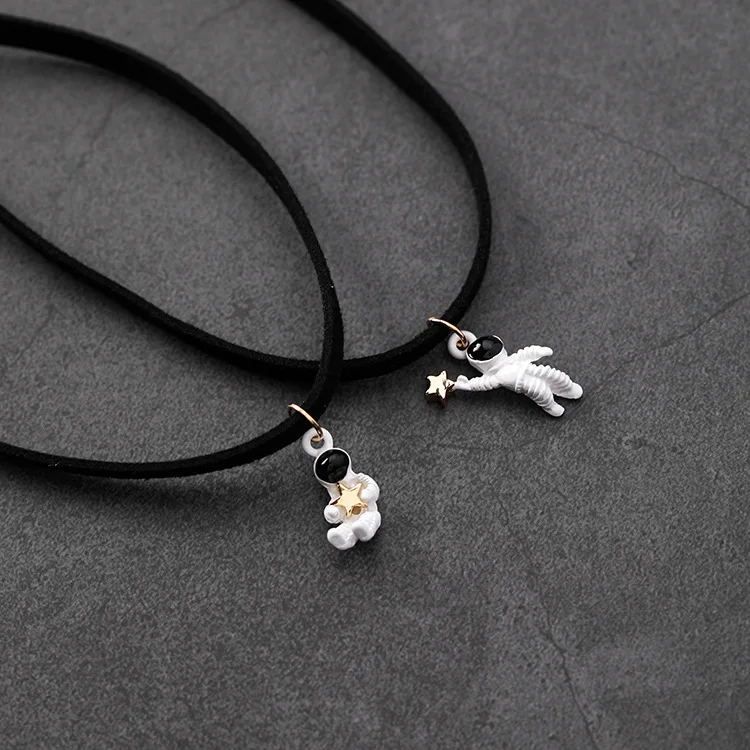 

Korean Style Cute Cartoon Astronaut Choker Necklace Velvet Pick Stars Person Pendant Necklace Women Girls Fashion Jewelry