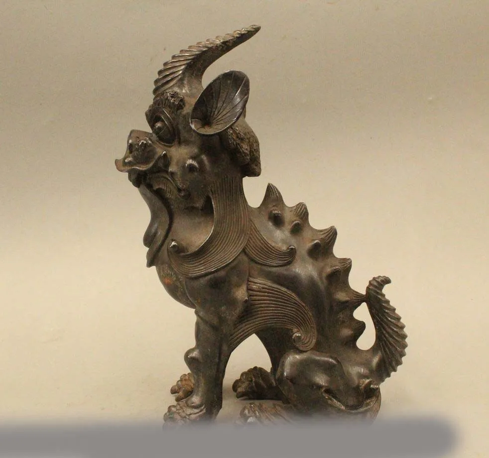 

10" Old Chinese Folk Bronze Fly Unicorn Beast Dragon Pi Xiu Statue Sculpture