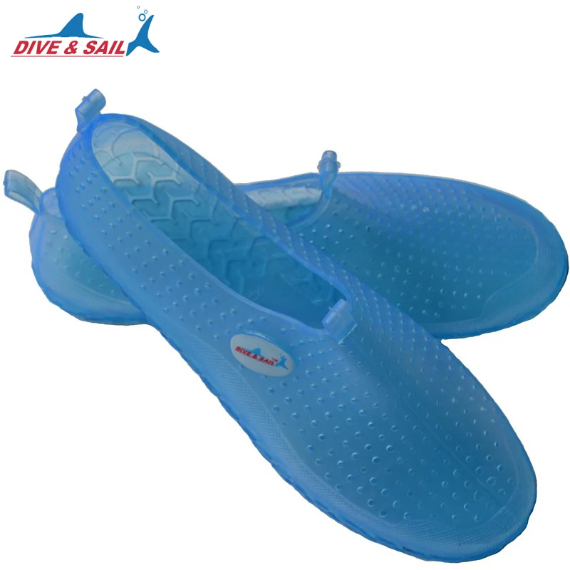 wide beach shoes