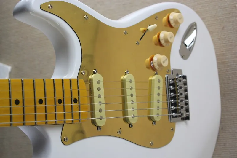

free shipping Top quality New Arrival St white Electric Guitar Gold color pickguard in stock 1027