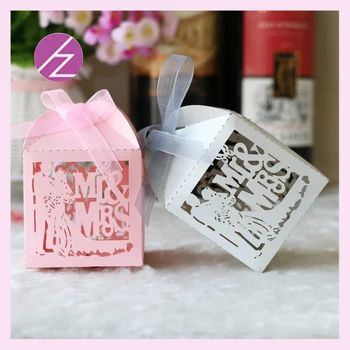 

50pcs/lot Mr&Mrs Wedding Favor Box Chic Laser Cut Romantic Wedding Decorations Box Free Ribbon Banquet Party Decor