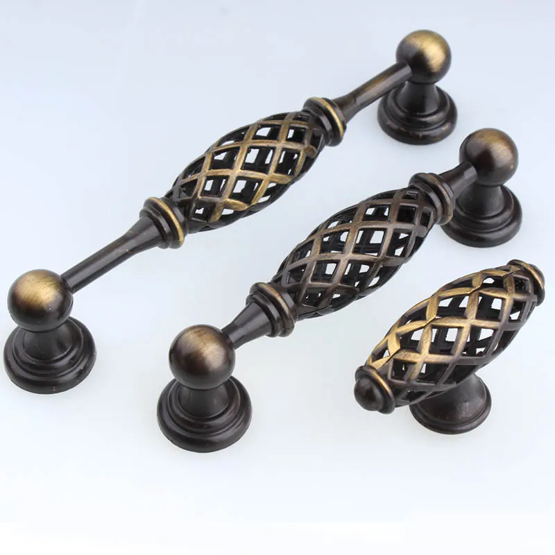128mm American retro style black antique copper kitchen cabinet
cupboard door handles 96mm bronze dresser drawer pulls knobs 128mm American retro style black antique copper kitchen cabinet
cupboard door handles 96mm bronze dresser drawer pulls knobs