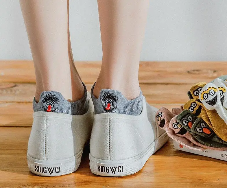 

Spring and summer new embroidery smiley cartoon couple boat socks heel funny expression short socks men and women socks