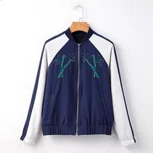 3 шт./партия)-Женская одежда Студенческая Осенняя белая женская куртка с вышитыми цветами и буквами