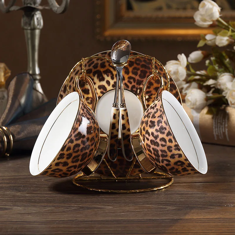 2Cup2Saucer1Shelf-496