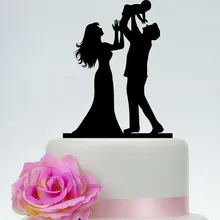 Индивидуальный Топпер торта, пара с Топпер торта семьи младенца, изготовленный на заказ Топпер торта свадьбы, невеста и жених держа топпе торта младенца