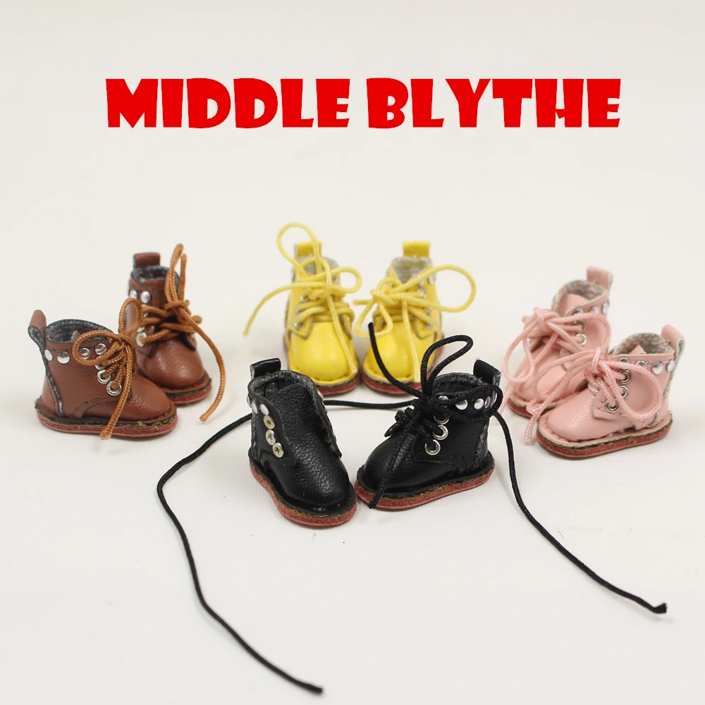 Free-shipping-Middle-Blyth-doll-Leather-shoes-with-three-differents-color-for-suitable-for-Middle-doll