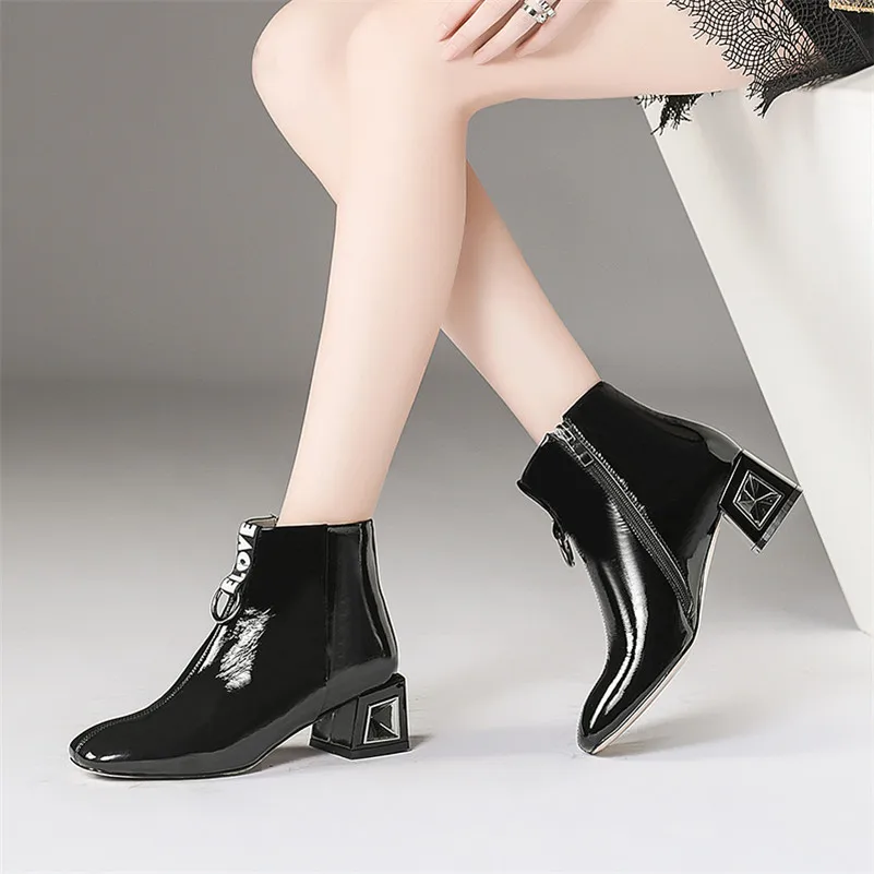 

Patent Cow Leather Women Ankle Boots Med Chunky Heels Metal Decoration Casual Luxury Leather Ankle Boots Female Office Boots