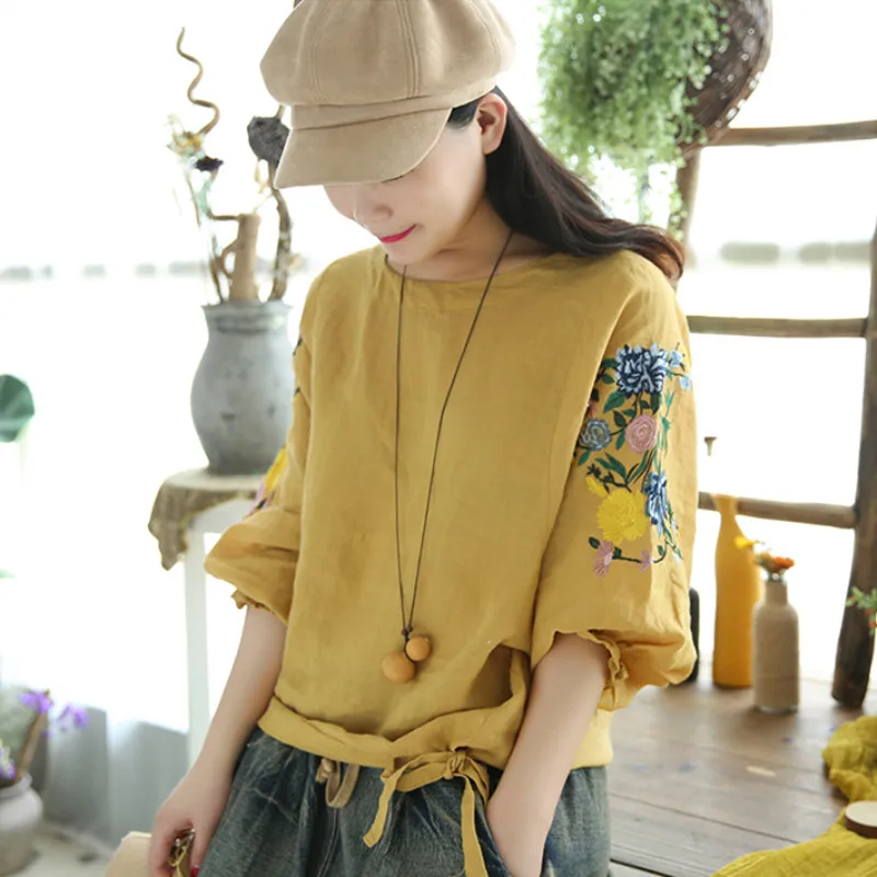 

Johnature Embroidery Floral T-Shirts Women 2019 Summer New 4 Color Seven Sleeve O-Neck Ramie High Quality Women T-Shirts