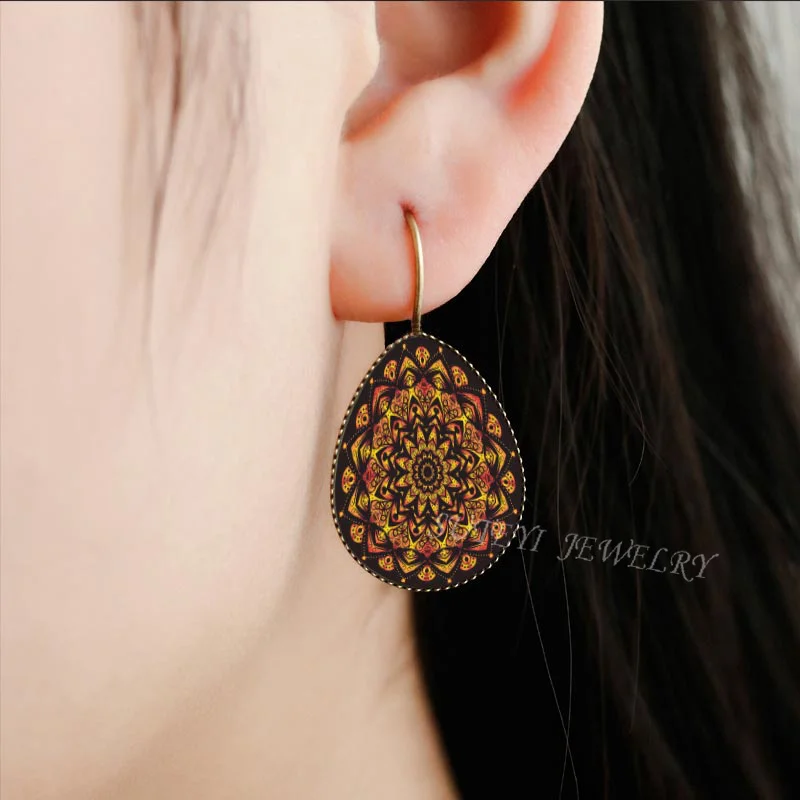 SUTEYI Mandala Chrysanthemum Yellow Feather Flower Water Drop Earrings For Women Bronze Plated Glass Indian Style Jewelry