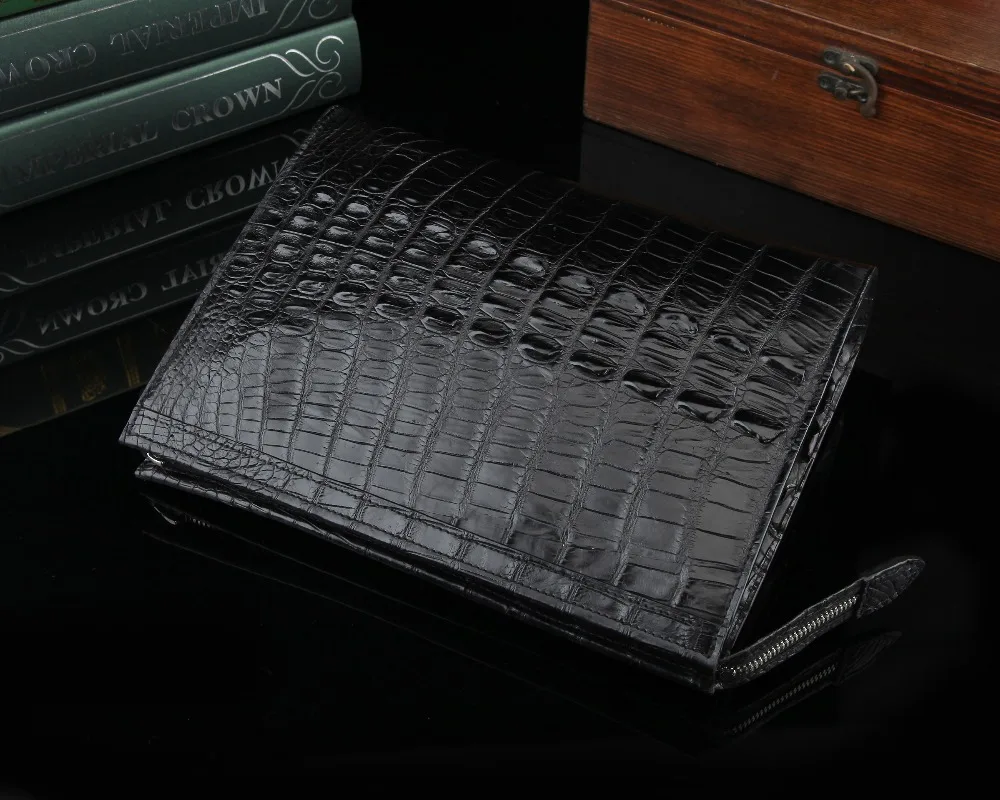 Рисунок 3 - Мужской кошелек-клатч из натуральной крокодиловой кожи