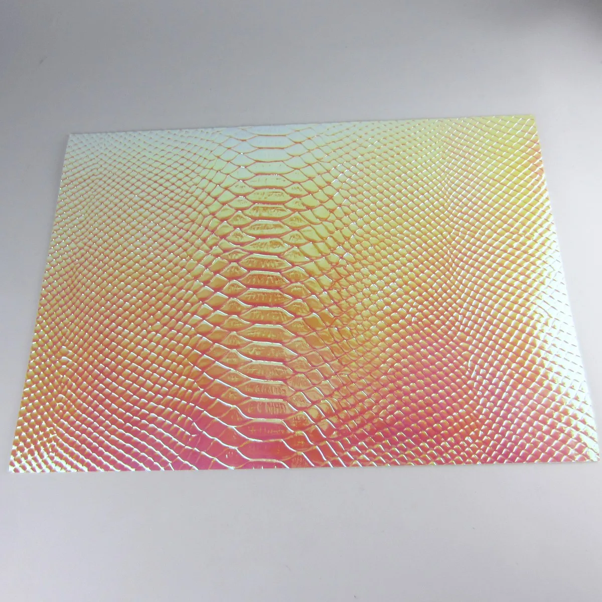 30 см x 134 см розовая Переливающаяся голографическая Ткань Кожа искусственная ткань кожзам ткань для сумок CN311