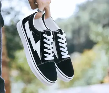 

2019 new generation of men canvas shoes fashion outdoor casual red sneakers classic black travel flats men casual shoes