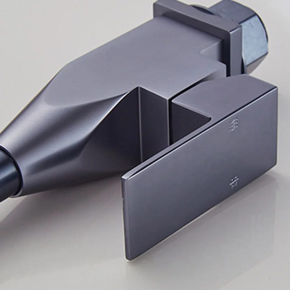 BAOLINLONG New Style Space Aluminum Kitchen Faucets Tap Cozinha Swivel Spout Sink Kitchen Faucet Cold And Hot Water Tap