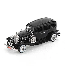 Классическое моделирование автомобиля 1943 Cadillac V16 в стиле ретро