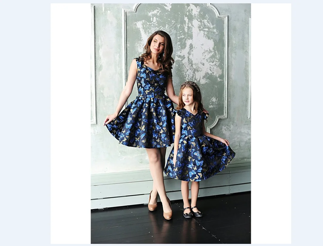 

2019 Brand New Summer Family Matching Outfits Mother and Daughter Clothes Sleeveless Mommy and Me Floral Maxi Dresses Outfits
