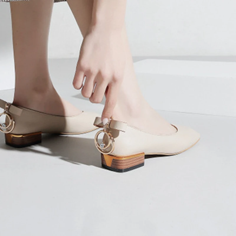 

2019 spring new Korean version of the fashion tide low with women's shoes shallow mouth retro shoes square head..