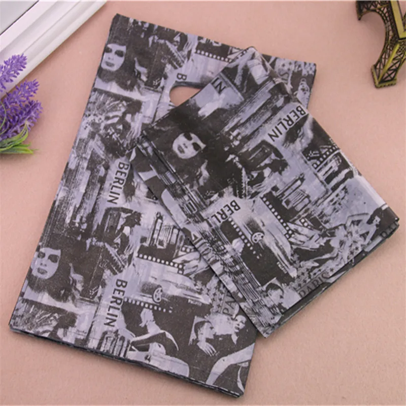 2016 New Design Wholesale 100pcs/lot 20*30cm Luxury Vintage European Style Packaging Bags With Handle Plastic Shopping Bags