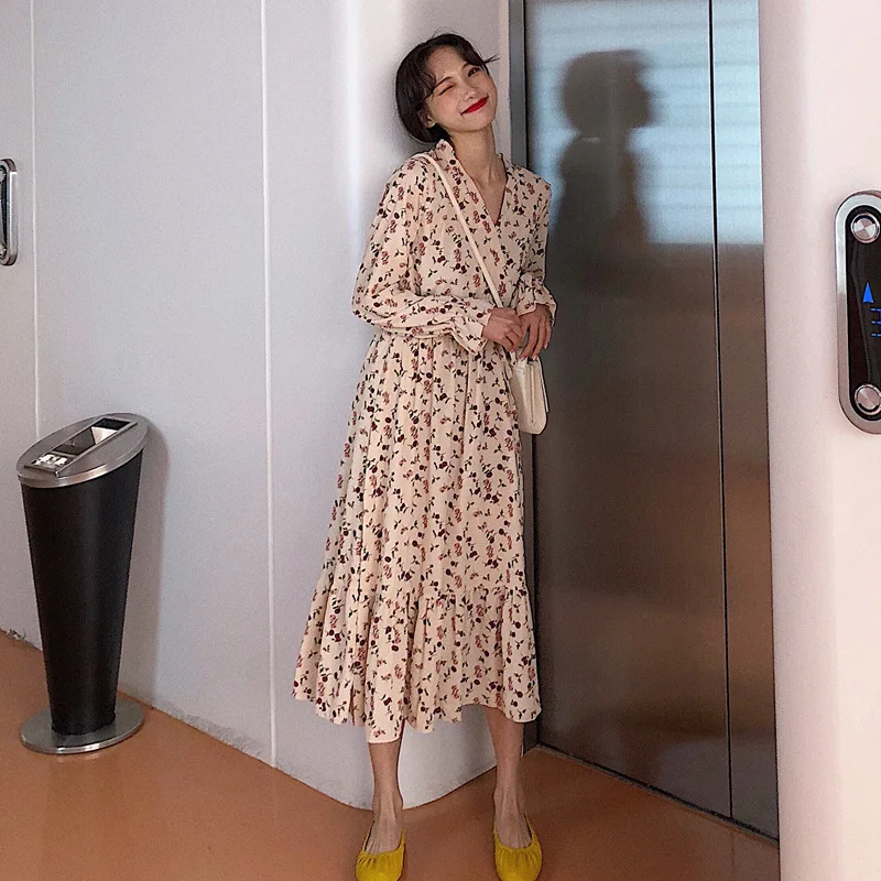 

Casual V Neck Summer Bohemian Beach Dress Petal Sleeve Long Sleeve Maxi Women Dresses Empire Sashes Vestidos Verano2019