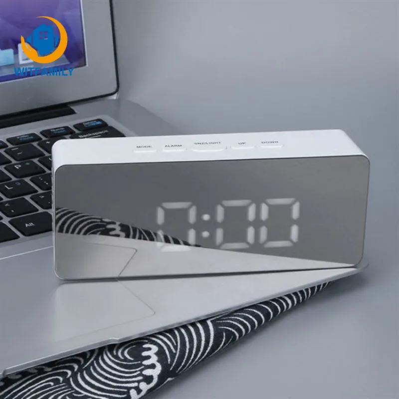 Portable LED Digital Alarm Clocks USB 12H / 24H Snooze Function Mirror Clock Indoor Smart