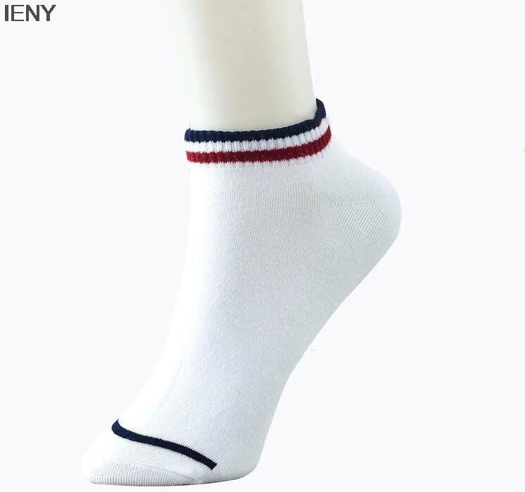 

IENY Autumn and winter sports and leisure men's solid color short socks breathable sweat-absorbent men's boat socks cotton socks