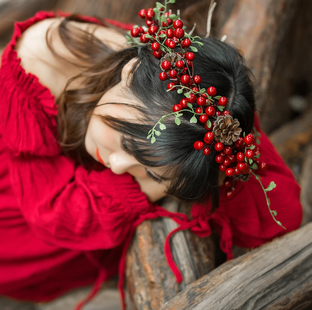 украинский венок головной. ободок для волос женский с цветами. венок одежда. венок fred perry. белорусский венок в костюме.