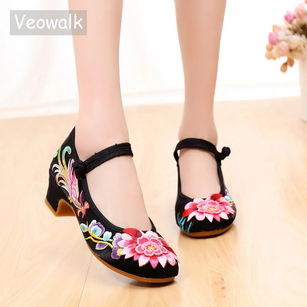Veowalk High End Embroidered Women Soft Cotton Fabric Low Block Heel Shoes Round Toe Retro Ladies Comfort Pumps zapatos mujer Veowalk High End Embroidered Women Soft Cotton Fabric Low Block Heel Shoes Round Toe Retro Ladies Comfort Pumps zapatos mujer