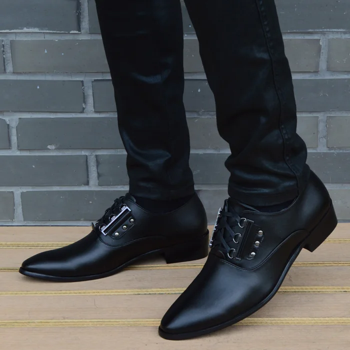 Новинка; мужские кожаные туфли; дышащие деловые мужские туфли на шнуровке; высококачественные черные модельные туфли с острым носком в Корейском стиле; свадебные туфли на плоской подошве