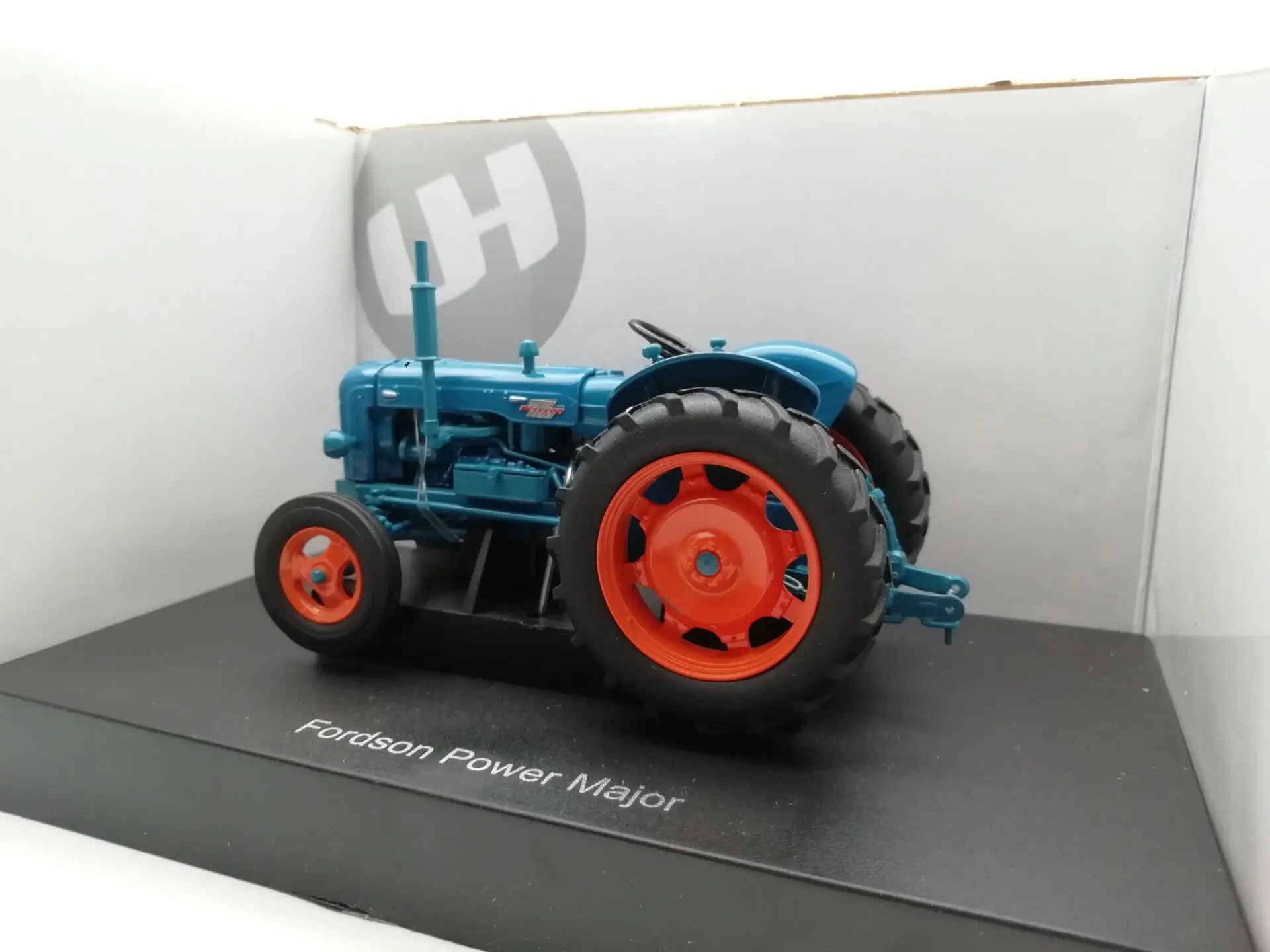 UH2636 1:32 Fordson power Крупные сельскохозяйственные тракторы сплав модель автомобиля литья под давлением металлические игрушки подарок на день рождения для детей мальчик