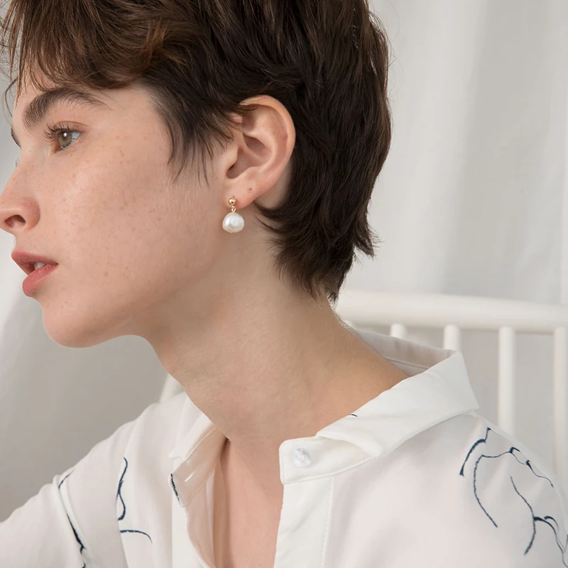 Peri’sbox French Baroque Freshwater Pearls Stud Earrings For Women Statement Drop Small Earrings Simple Post Earrings Wholesale