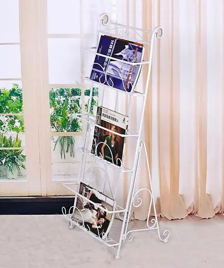 مجلة الرف. الأوروبي الحديد الفن صحيفة الرف. عرض الرف